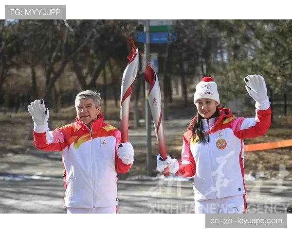 北京冬奥会火炬传递盛况空前,冰雪运动迎来高潮,北京冬奥会火炬点燃仪式
